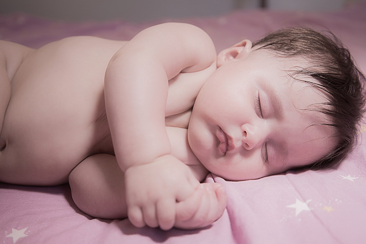 孕妈供卵生的宝宝洗澡要用沐浴露吗（月子里孕妈供卵生的宝宝洗澡要用沐浴露吗）