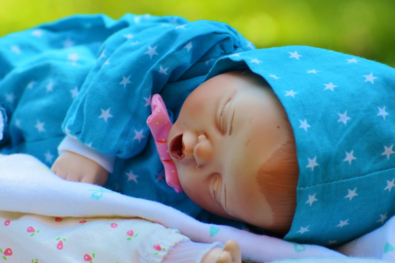 NF宝贝(国际)生殖的婴儿脸上痤疮如何治疗（婴幼儿脸上的痤疮用不用管）