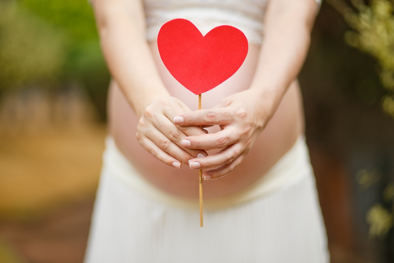 孕妇湿疹生完试管代生的孩子会好吗（怀孕期间的湿疹了,生完试管代生的孩子会不会好）